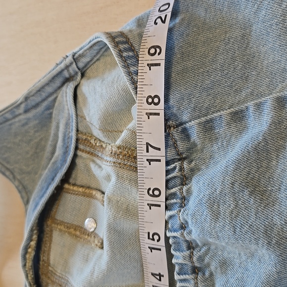 B27 NWT Halter Shirt Cropped Sleeveless Denim Light Wash SX XXL Universal Thread - Picture 7 of 10